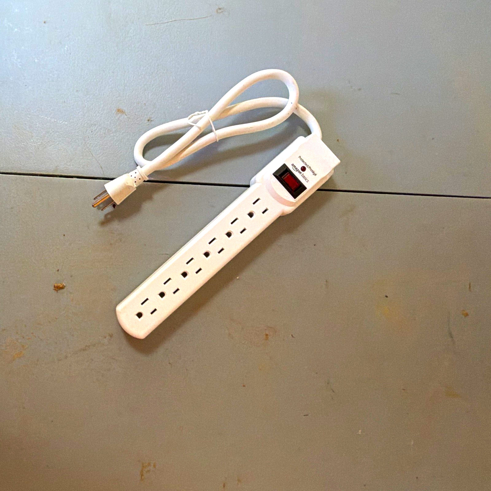 Amazon Basics 6-Outlet Surge Protector Power Strip, White, On/Off Switch