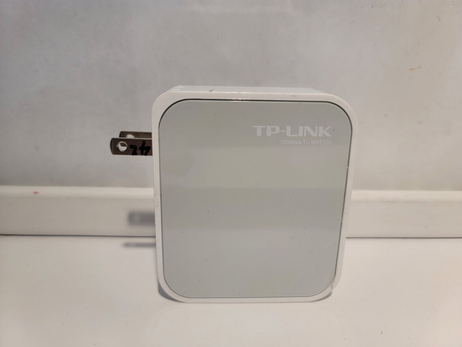 TP-Link TL-WR700N 150 Mbps 1-Port 10/100 Wireless N Pocket Router