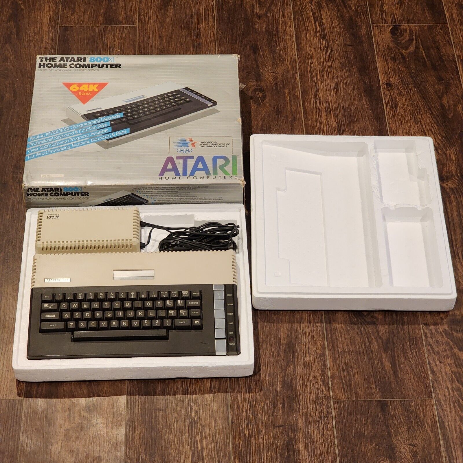 Vintage Atari 800XL Home Computer 64K RAM w/ Power Supply In Original Box Tested
