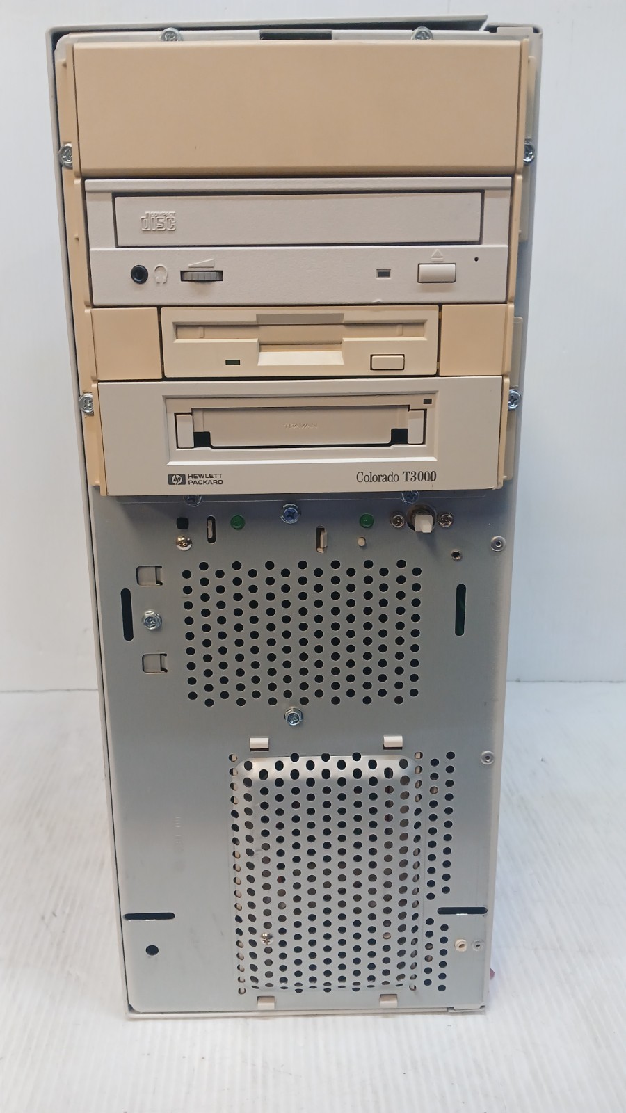 Gateway 2000 with Pentium Processor @133Mhz 32MB RAM NO HD *No Faceplate* *READ*