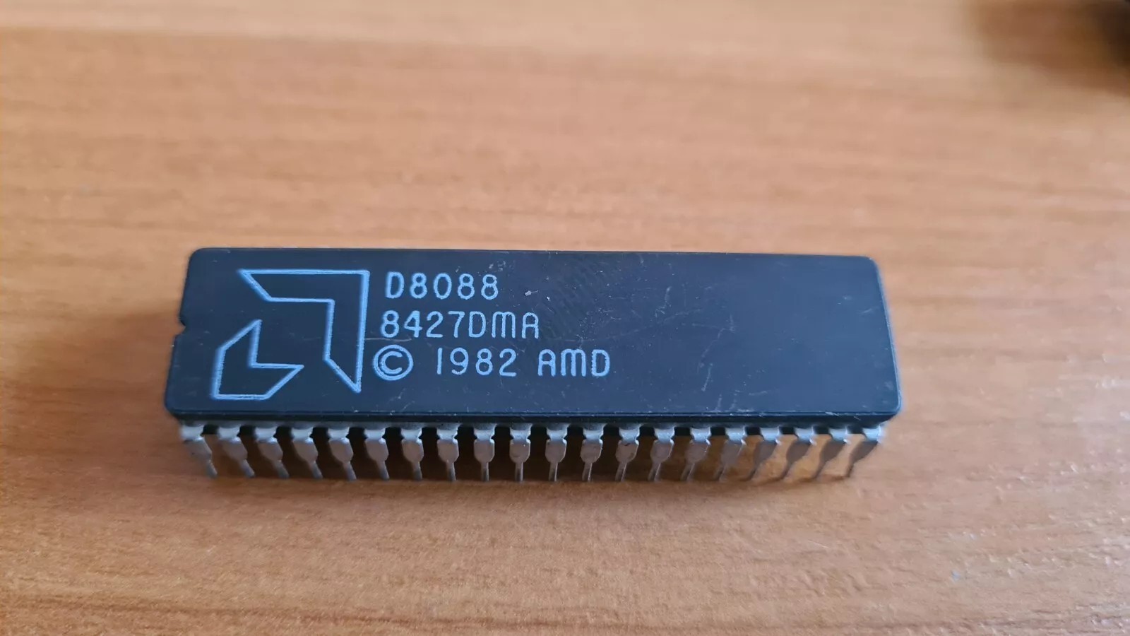 AMD D8088  Microprocessor DIP-40 CPU 1982 AMD CPU
