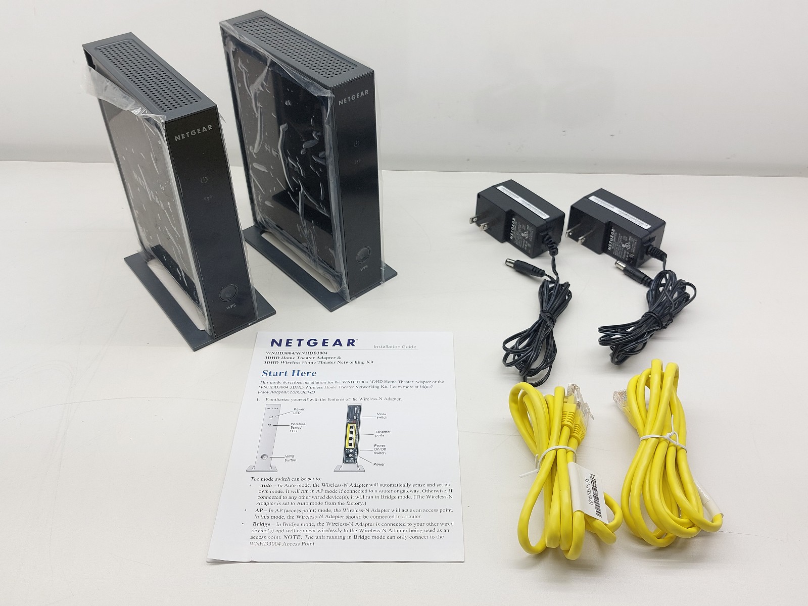 Netgear WNHDB3004 606449072358 3DHD Wireless Home Theater Networking Kit