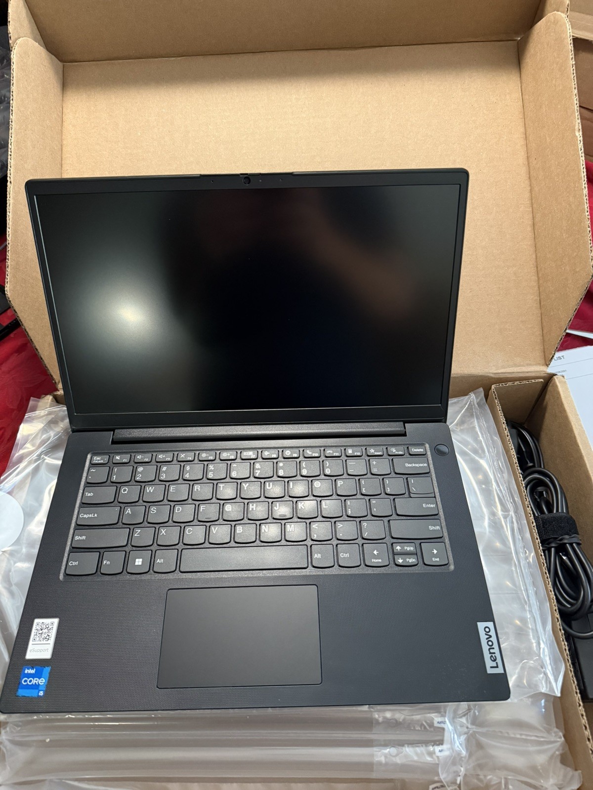 Lenovo V14 G2 ITL 14in i5 8GB 256GB SSD Black Win 11 Webcam FHD