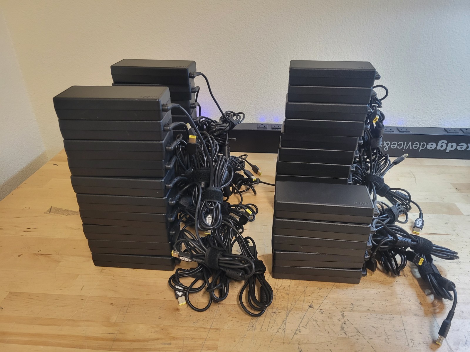Lot of 35 Lenovo 135W 20v 6.75a Laptop Power AC Adapter Charger Lot READ 