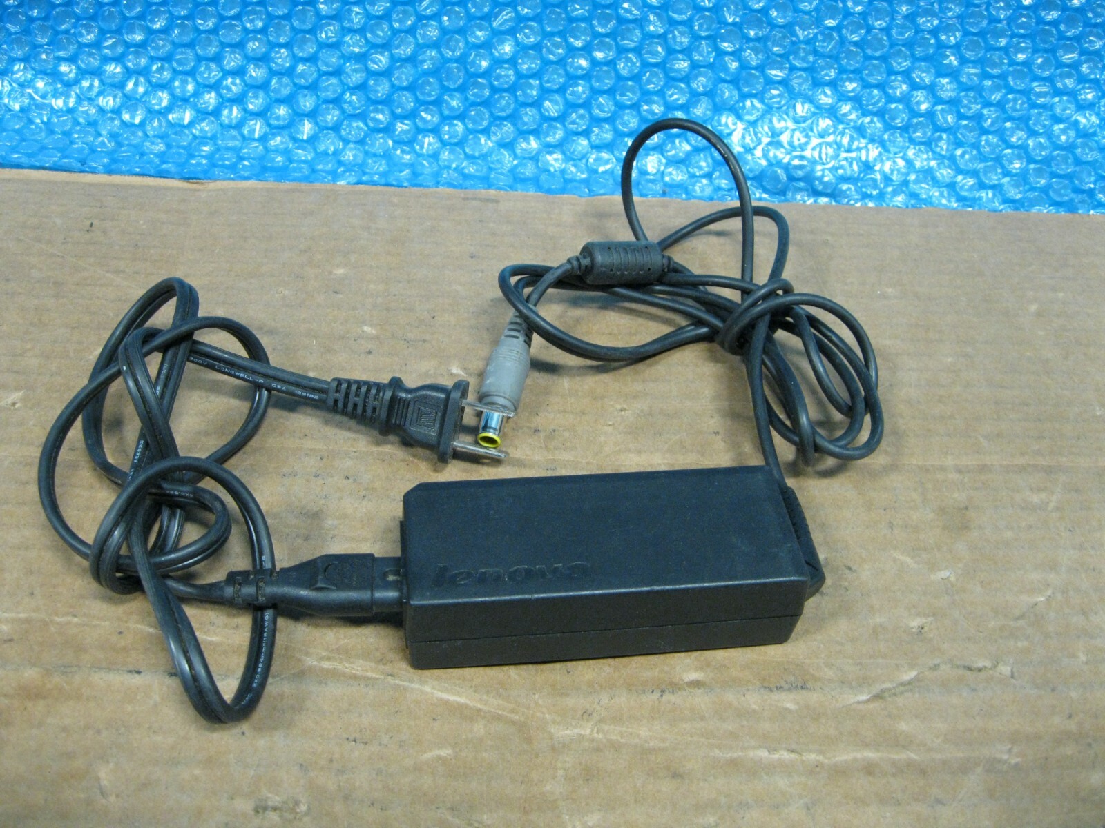 Lenovo 92P1160 42T4418 92P1156 45N0121 65W 20V AC Adapter Charger 