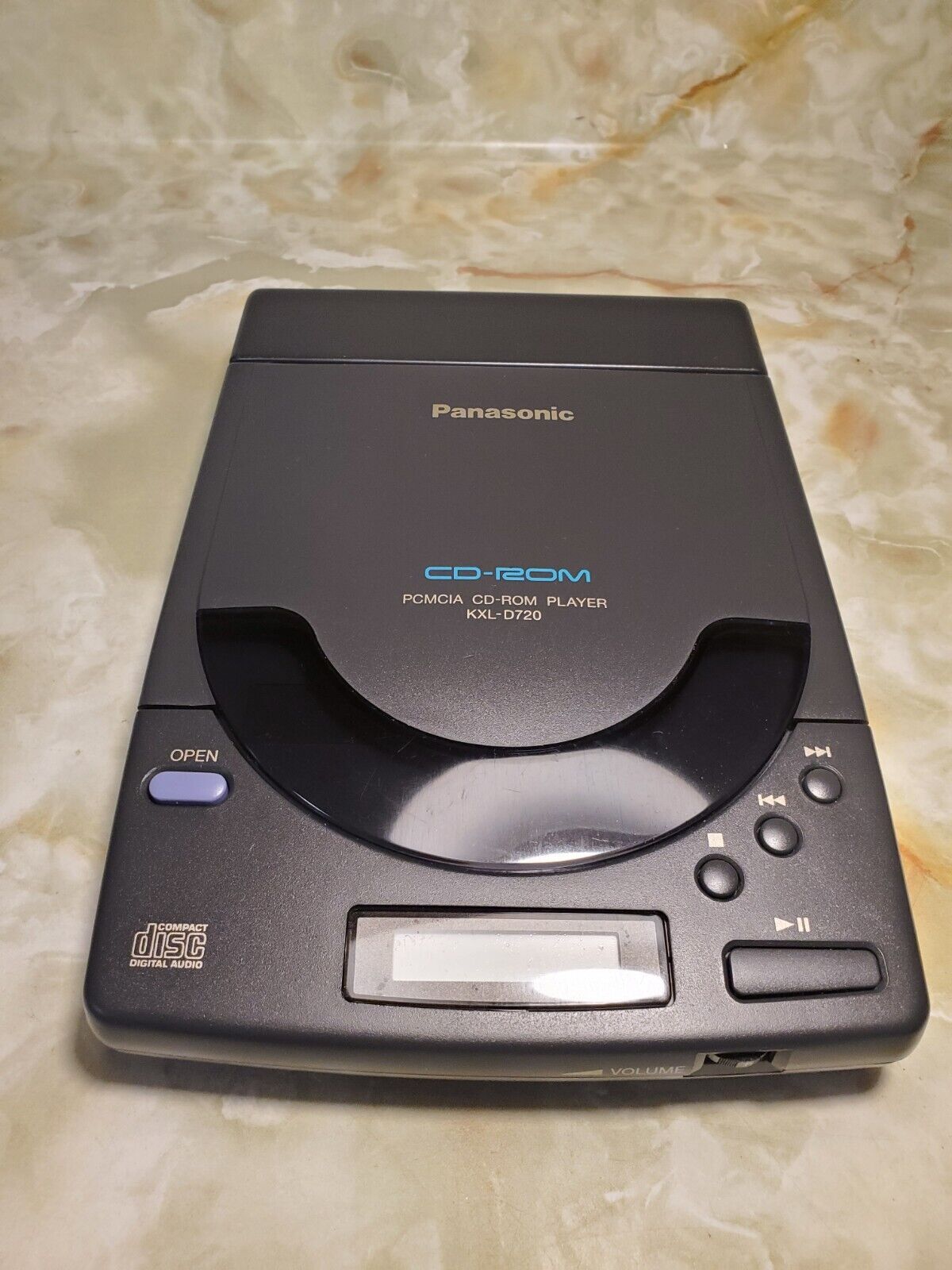Panasonic KXL-D720 PCMCIA CD-ROM with AC Adpater.. WONT READ DISC