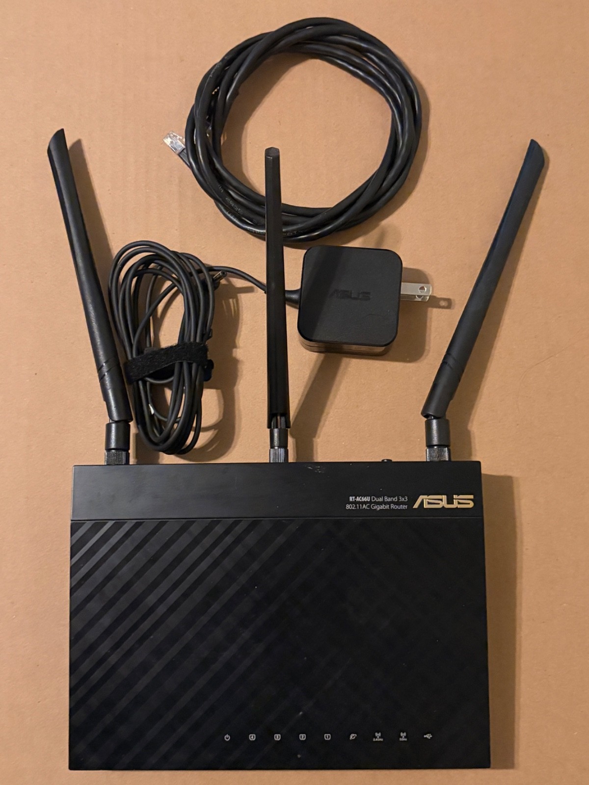 ASUS RT-AC66U Dual-Band 3x3 802.11ac Gigabit Router — ORIGINAL MODEL (AC1750)