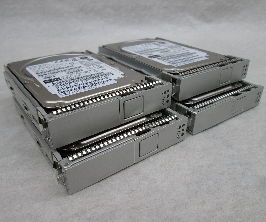Lot of (4) SUN - Fujitsu MBB2073RC 73GB 10K SAS 2.5" HDD Including tray