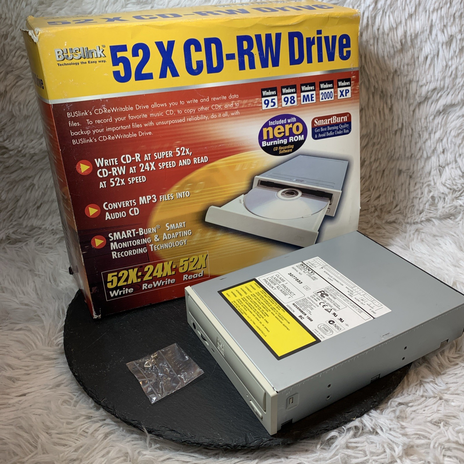 BUSLink 52X 24X 52X CD-RW Drive XP 95 98 ME 2000 Nero, just Drive (see Photos)