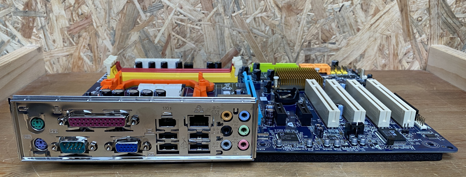 Gigabyte GA-M61P-S3 REV:1.0 Motherboard + I/O Shield