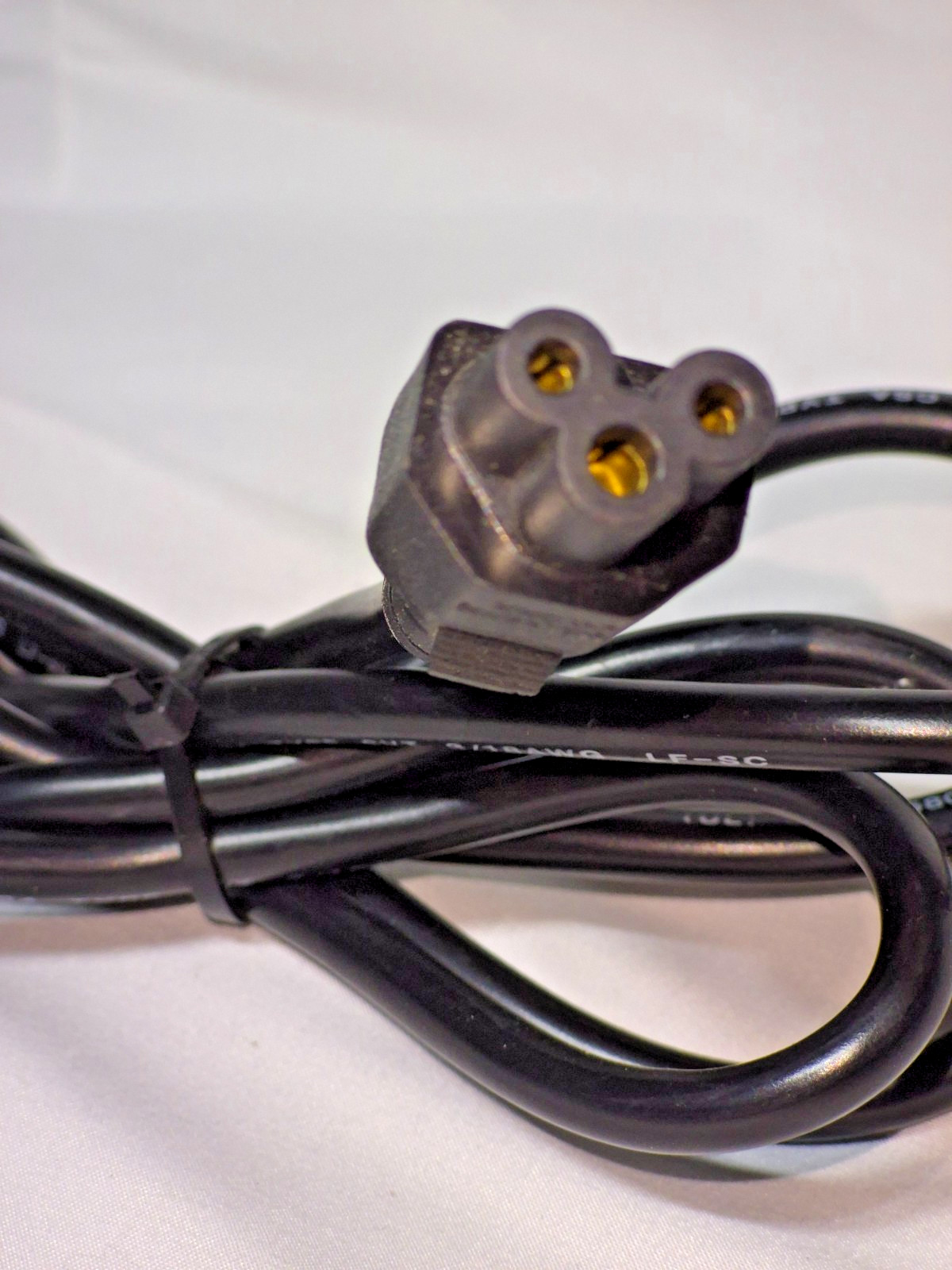 AC POWER SUPPLY CORD 3-PIN 3X18AWG HITACHIS.D. E81093 ~ HSD-022 ~ 6FT.