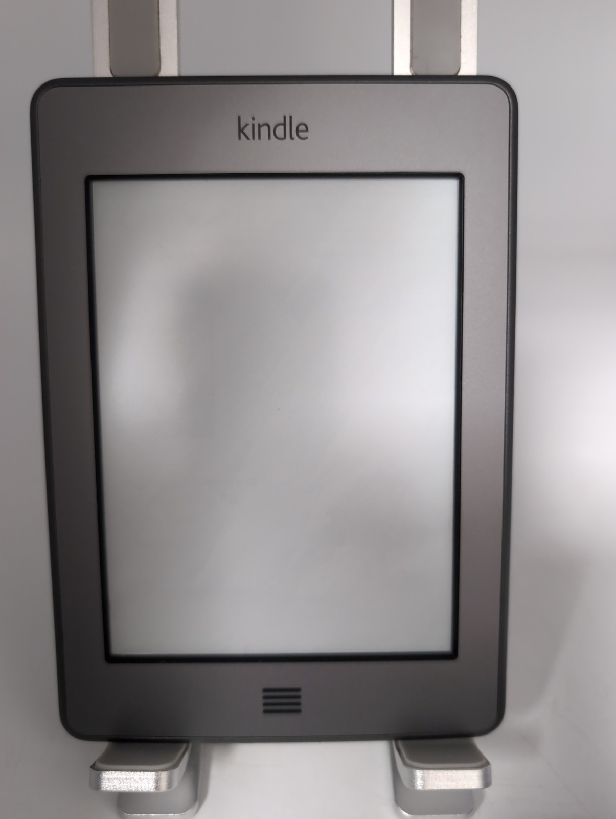 Amazon Kindle Touch (4th Generation) 4GB, Wi-Fi, 6in - Silver