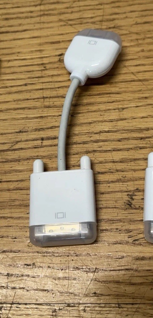 Genuine OEM Apple DVI to VGA Display Adapter Cable M8754G/A  Brand new 603-3342