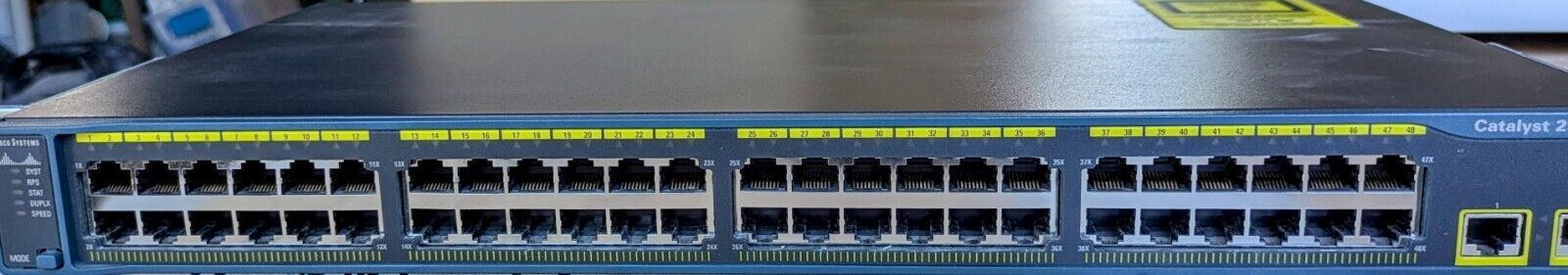 Cisco  Catalyst 2960 (WS-C2960-48PST-S) 48-Ports Rack-Mountable Switch