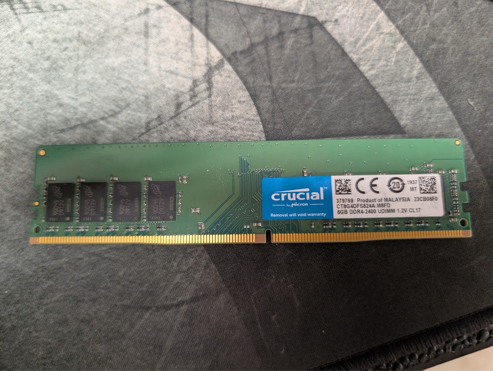 Crucial 8GB (1 x 8GB) PC4-19200 (DDR4-2400) Memory (CT8G4DFS824A)