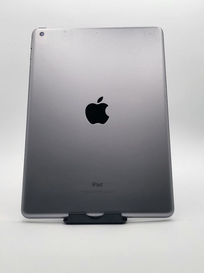 Apple iPad 6th Gen 128GB Space Gray Wifi Only Battery Health 92%