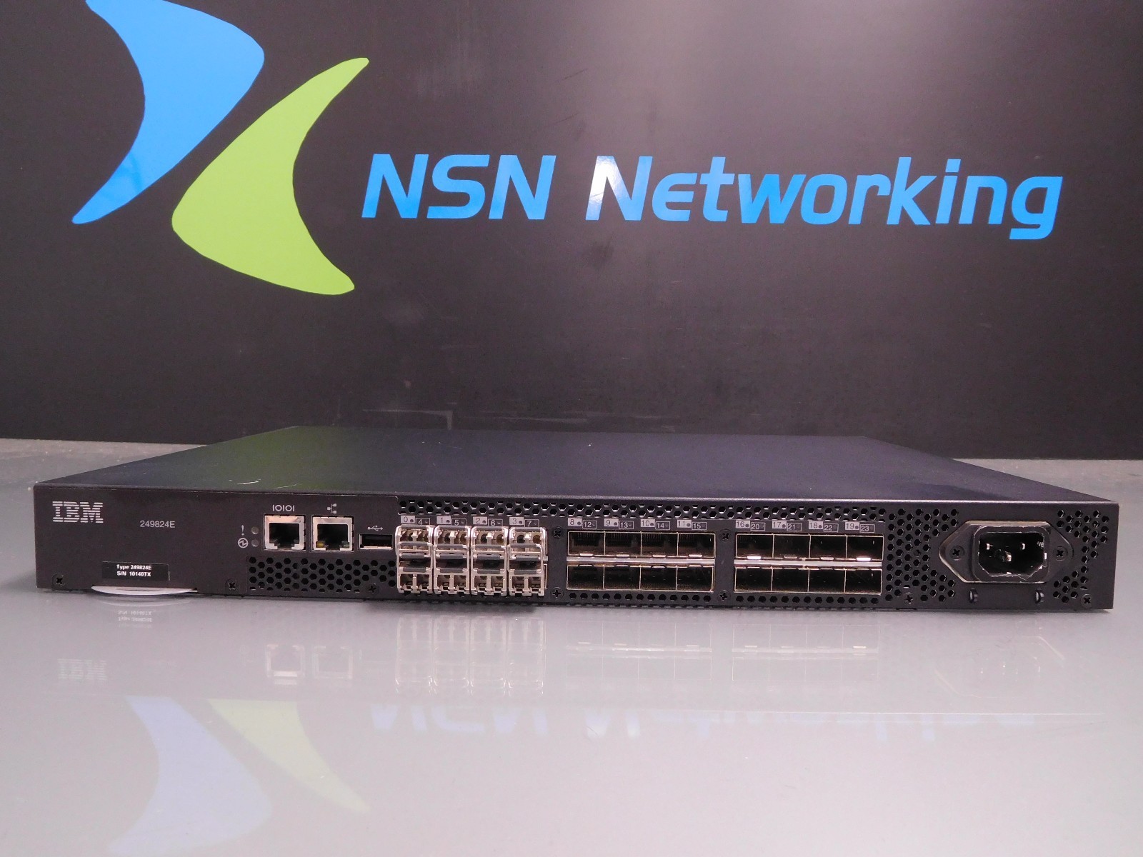 IBM 249824E 45W0391 SAN24B‑4 8 Active Ports 8Gb SAN 24-Port Switch 