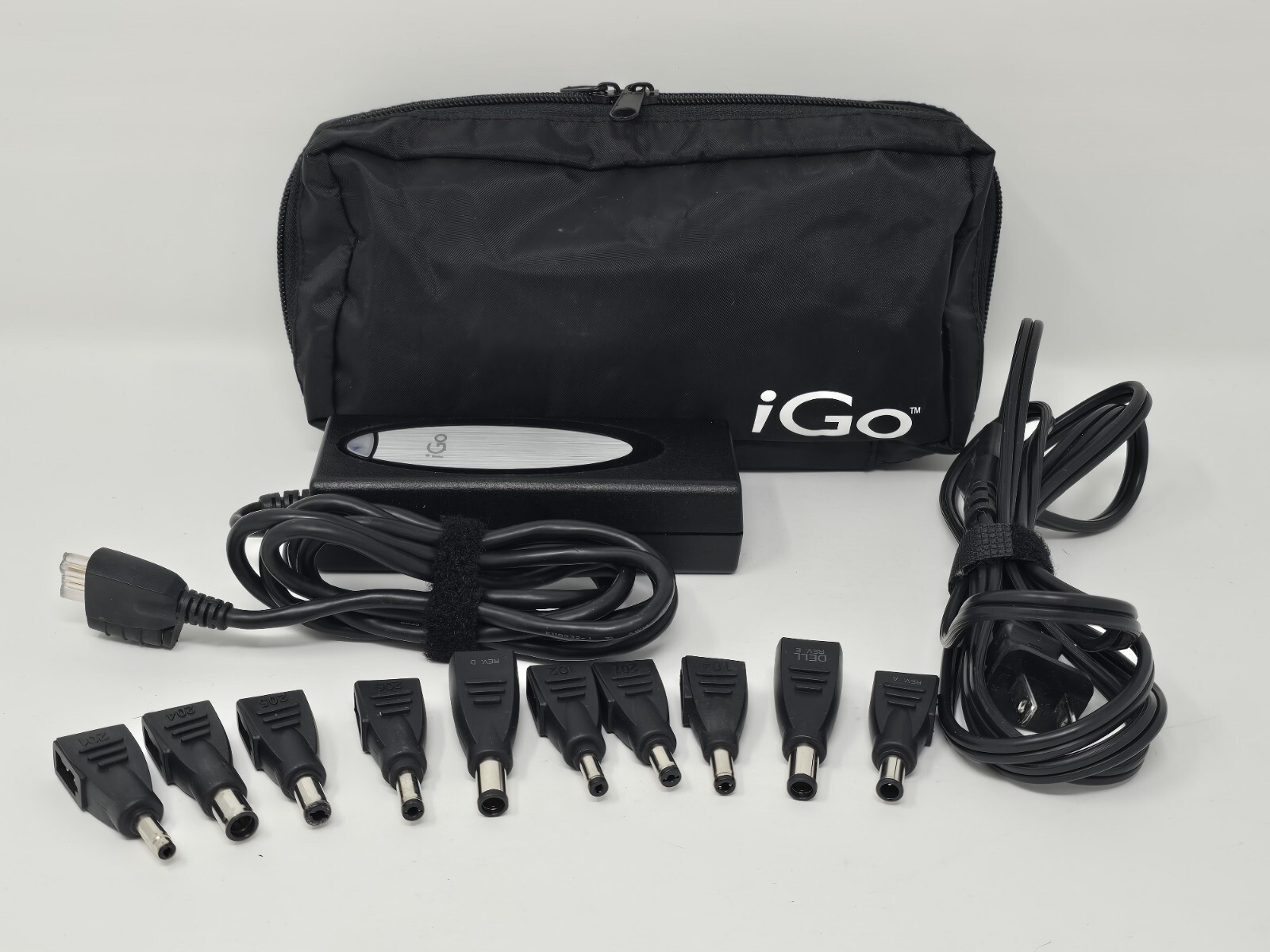 iGo Universal Everywhere Max 90 Watt Power Charger (9 Adapters)