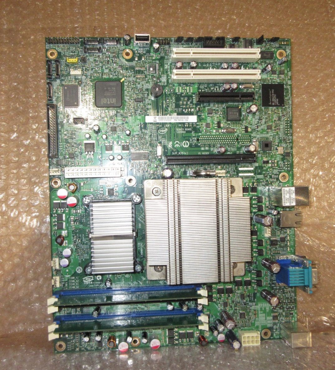 Intel S3200SH Server Motherboard- D86140-304 W INTEL SL9XL