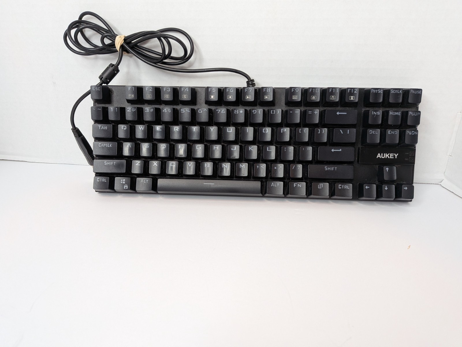 Aukey Gaming KM-G9 KMG9 TKL Compact 87-Key Mechanical Computer Keyboard  *READ*