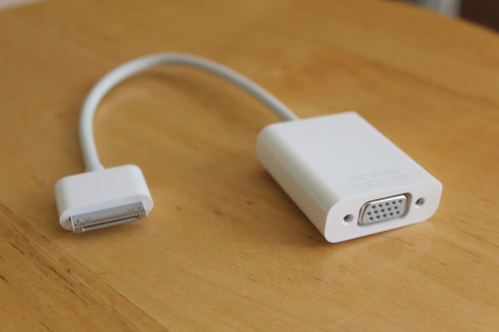 Genuine OEM Apple Display Adapter A1368 Dongle VGA to 30-pin Dongle cable