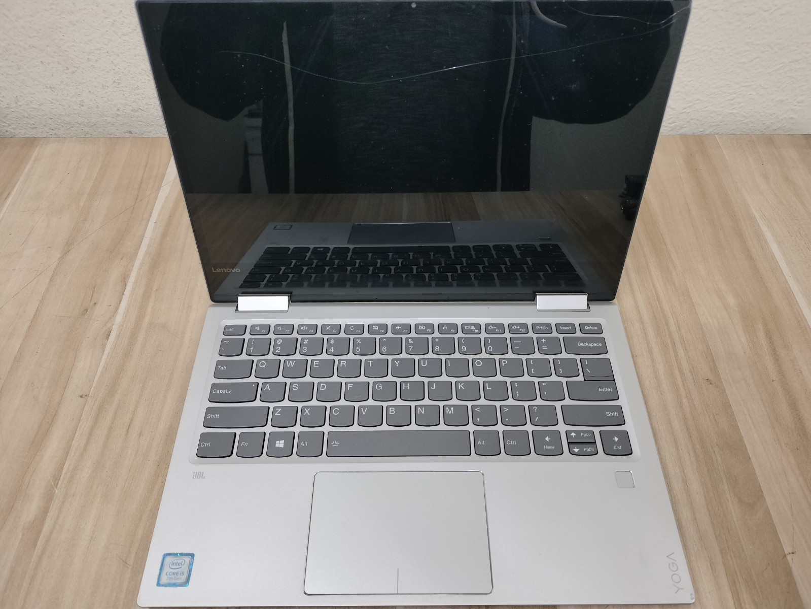 Lenovo Yoga 720-13IKB 13.3" i5-7200U 2.5GHz 8GB RAM | NO SSD/HD/OS