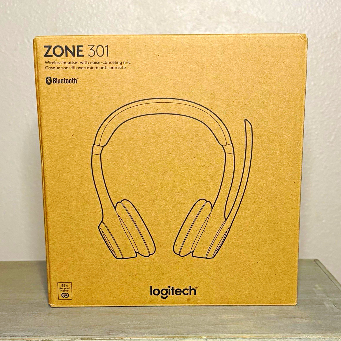 NIB Logitech Zone 301 Wireless Noise Cancel Boom Mic Headset BT for gaming/work