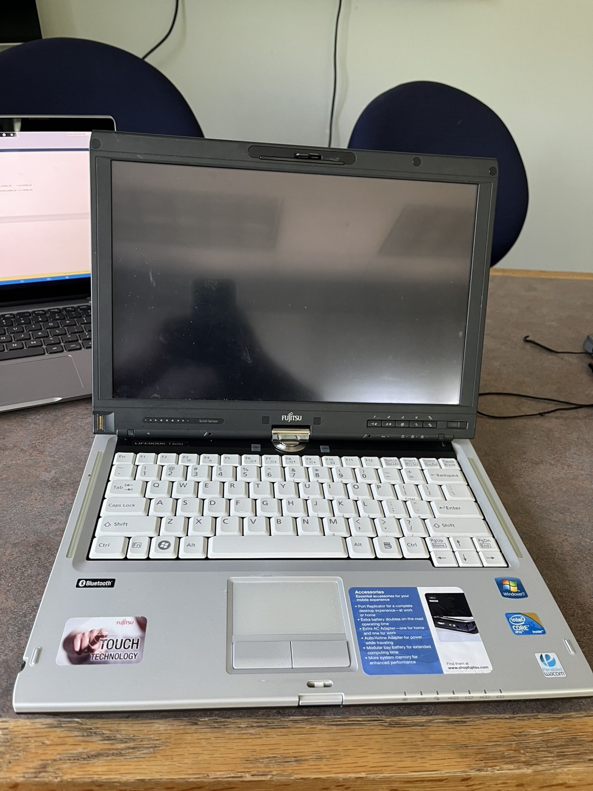 Fujitsu LifeBook T900 Intel Core i5-520M 13" 4Gb RAM  - Ubuntu server 