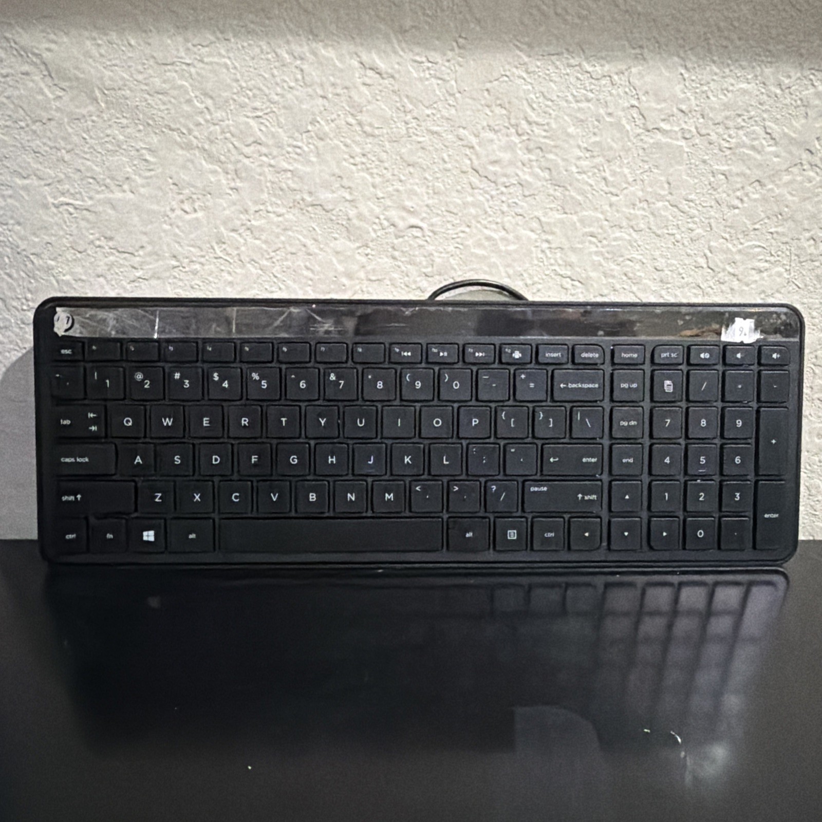 HP - Black Slim USB Wired Keyboard (KBAH21) - GREAT WORKING CONDITION
