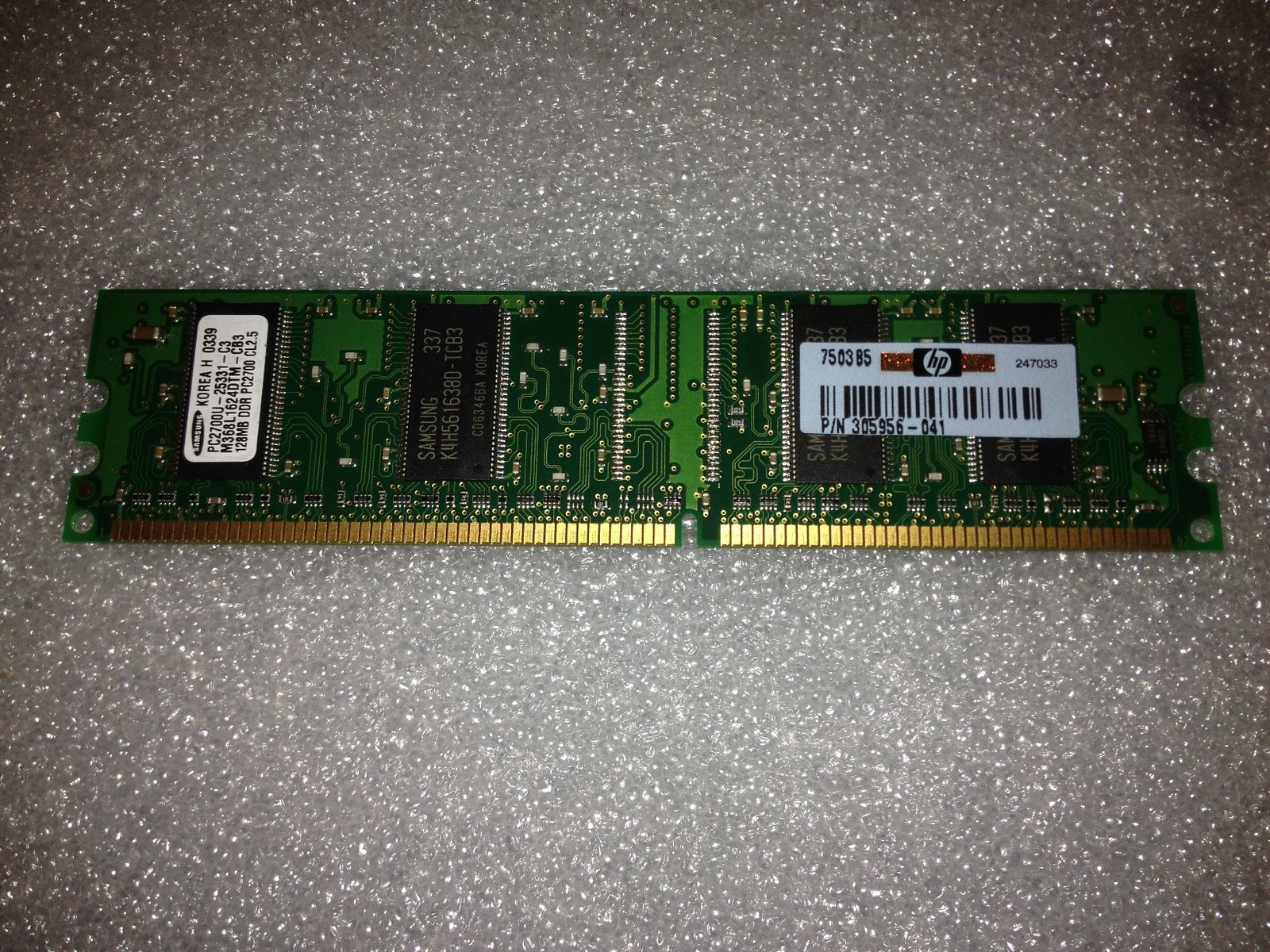Samsung M368L1624DTM-CB3 128MB PC-2700U 333mhz CL2.5 184 Pin DDR Memory