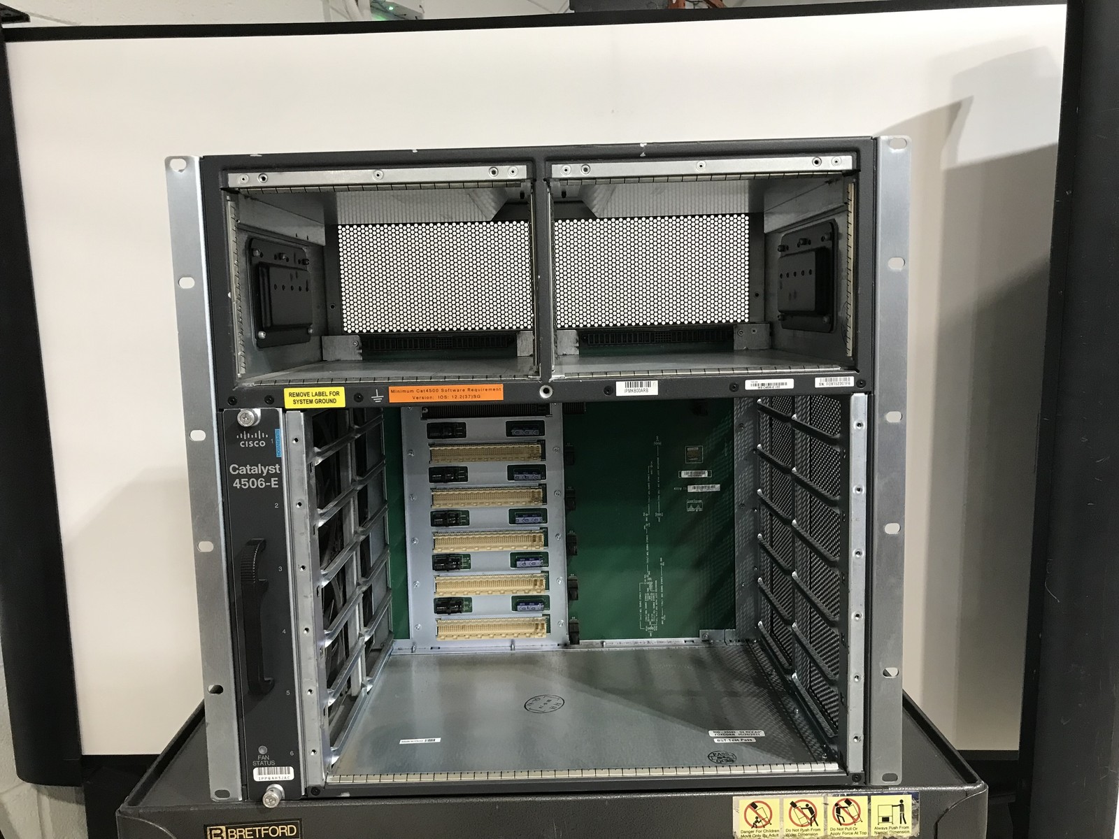Cisco WS-C4506-E Network Chassis Cisco 4506-E w/WS-X4596-E Fan Module