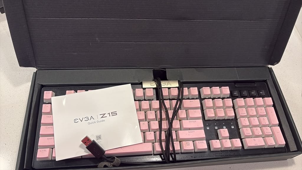 EVGA Z15 RGB Mechanical Gaming Keyboard Custom Pink Keycaps #N43a