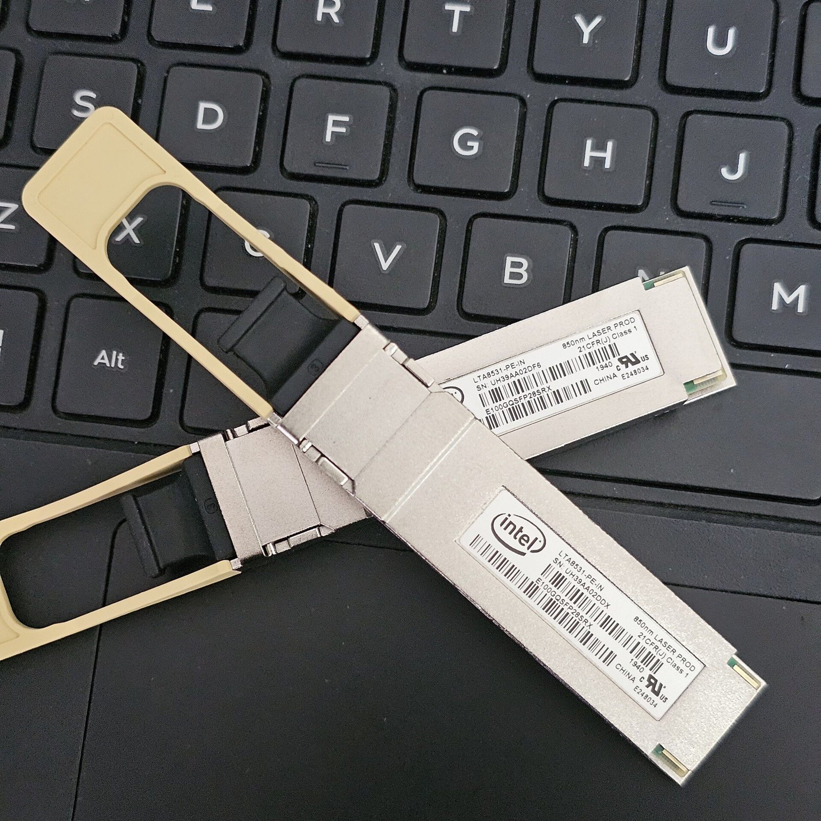 1PC Intel E100GQSFP28SRX FTLC9554REPM3-IT 100GBASE-SR4 QSFP28 SR4 MTP/MPO MMF