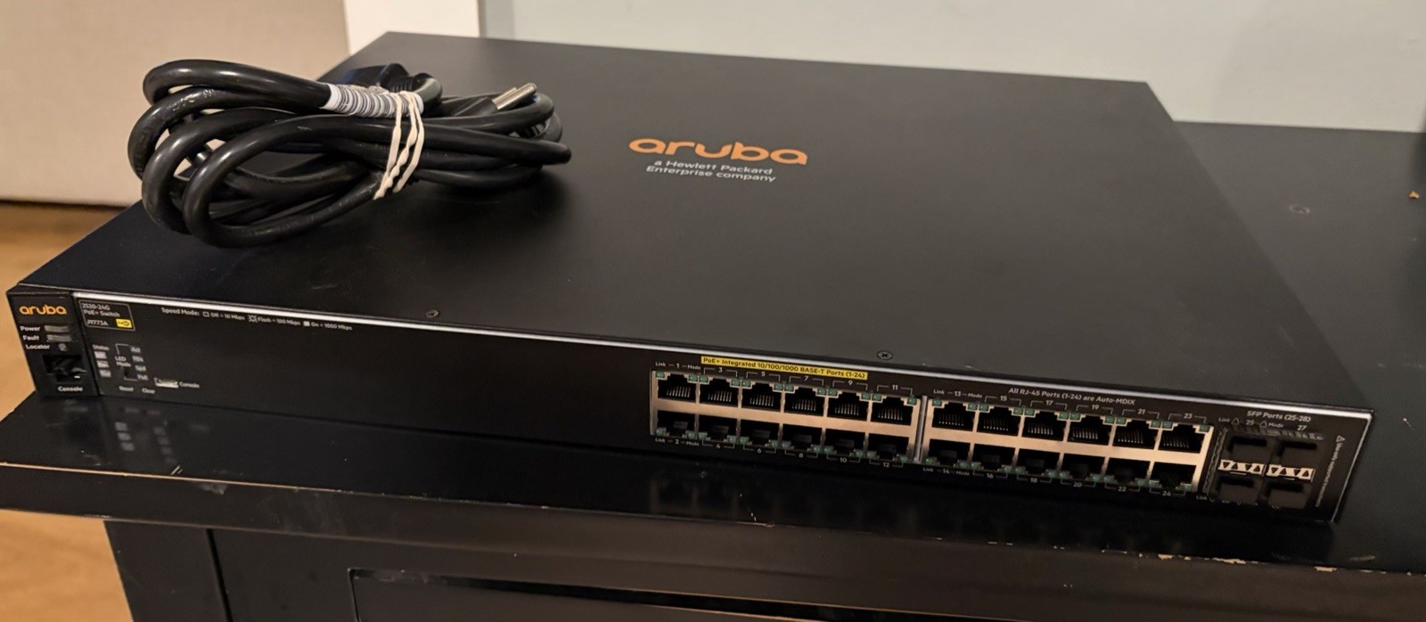 HP Aruba 2530-24G PoE+ J9773A 24-Port Gigabit Network Switch w/ Rack Ears