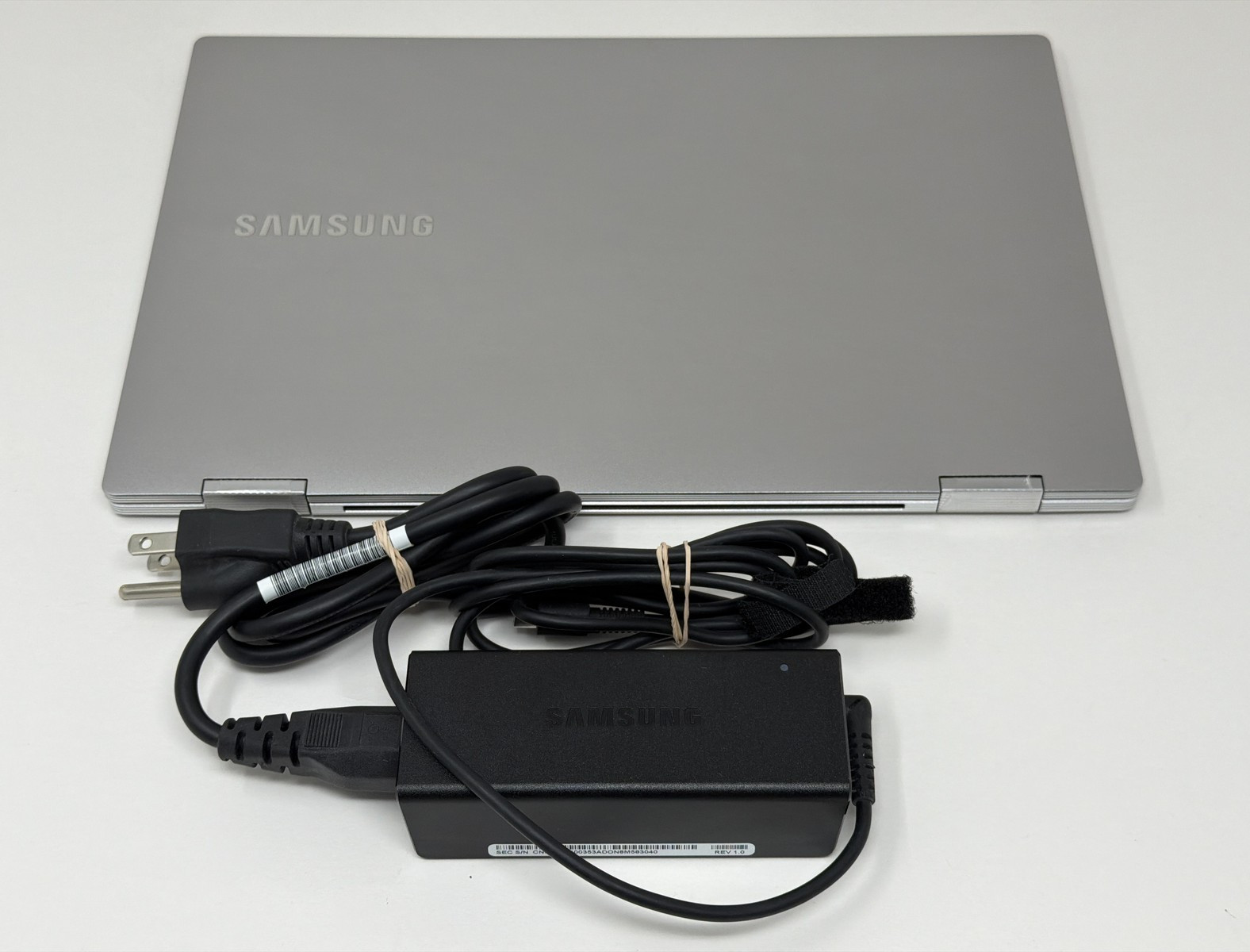 Samsung Galaxy Notebook 9 Pro i7-8565 256GB SSD 8GB RAM Silver Excellent