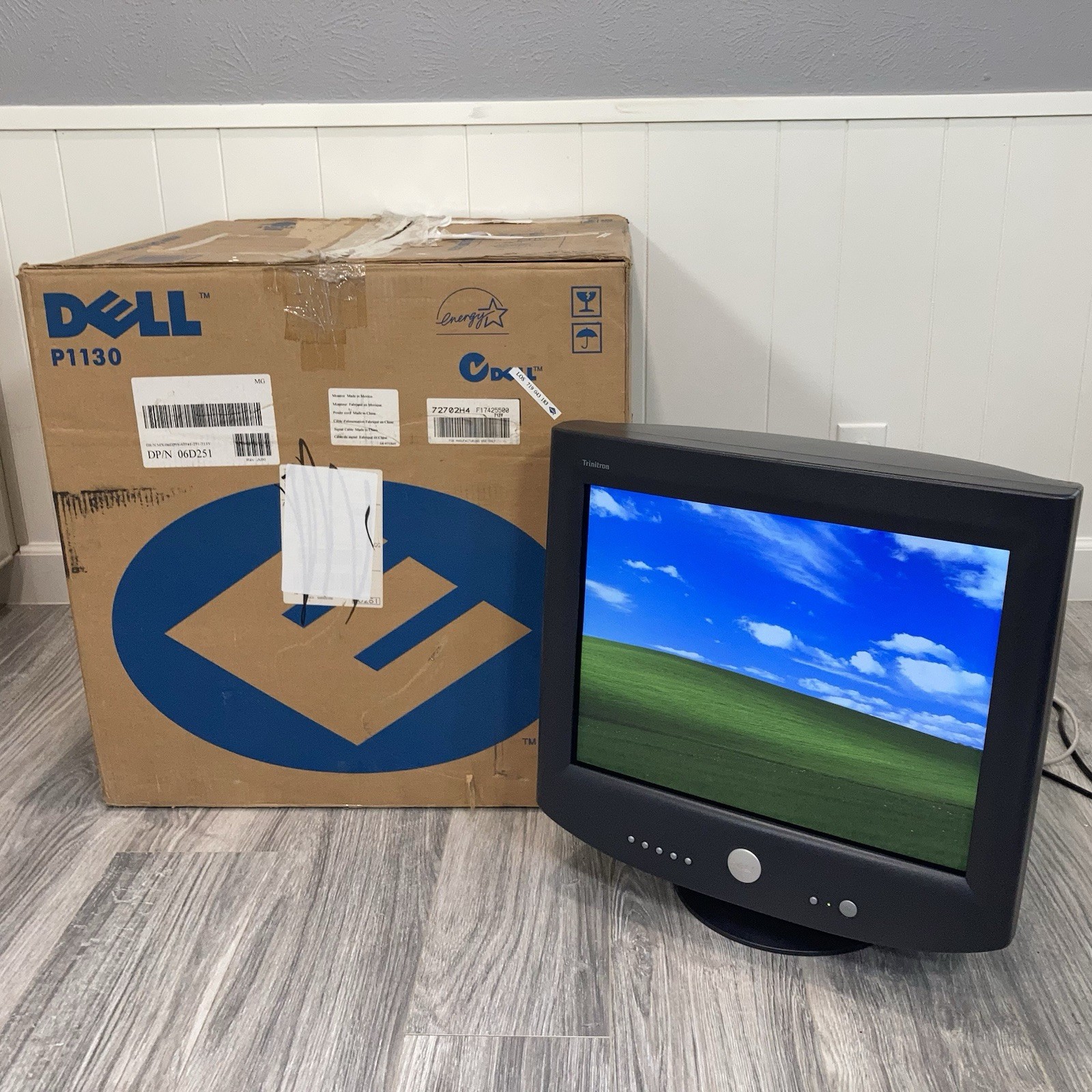 Dell P1130 Sony Trinitron ONLY 265 HOURS 21" PC CRT Monitor G520 Rebadge VGA NOS