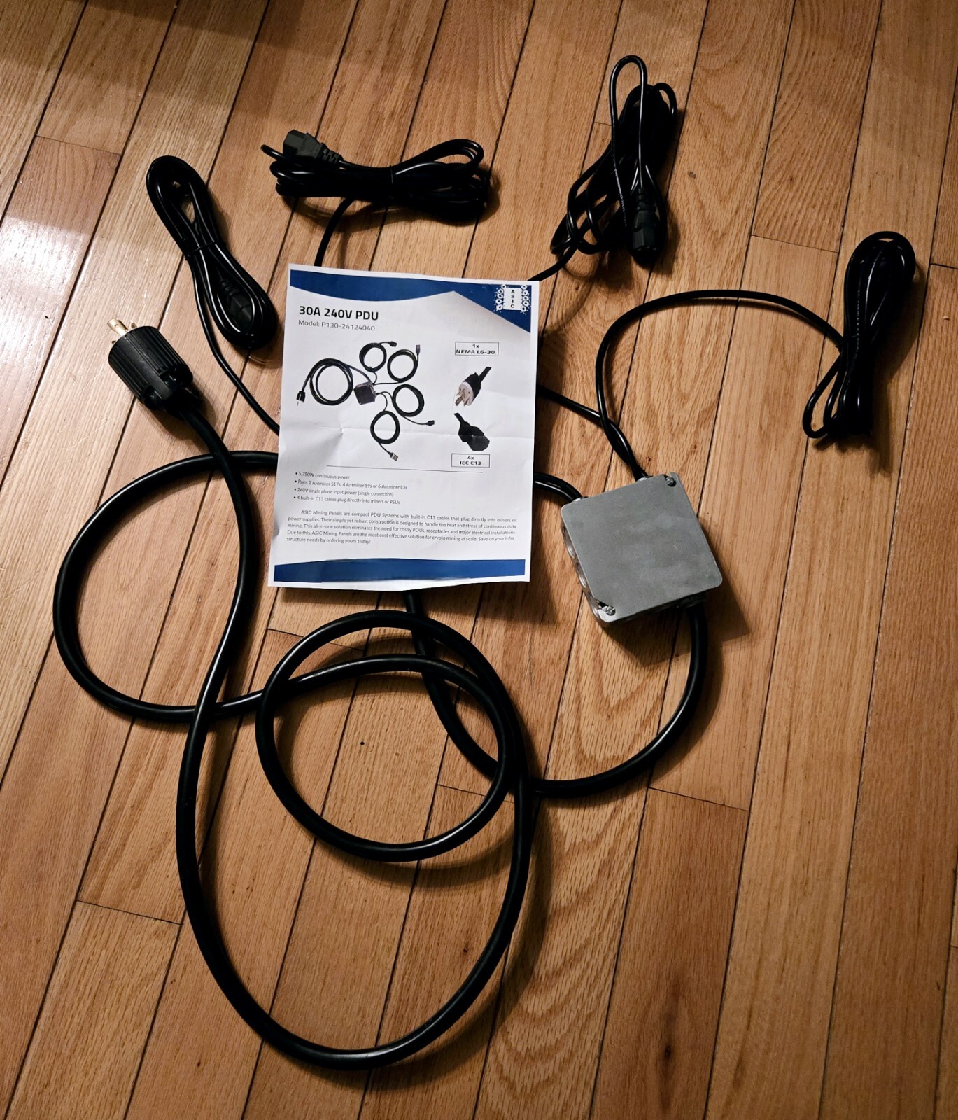 Crypto Mining - 240V 30A PDU with 4 x C13 Cables 
