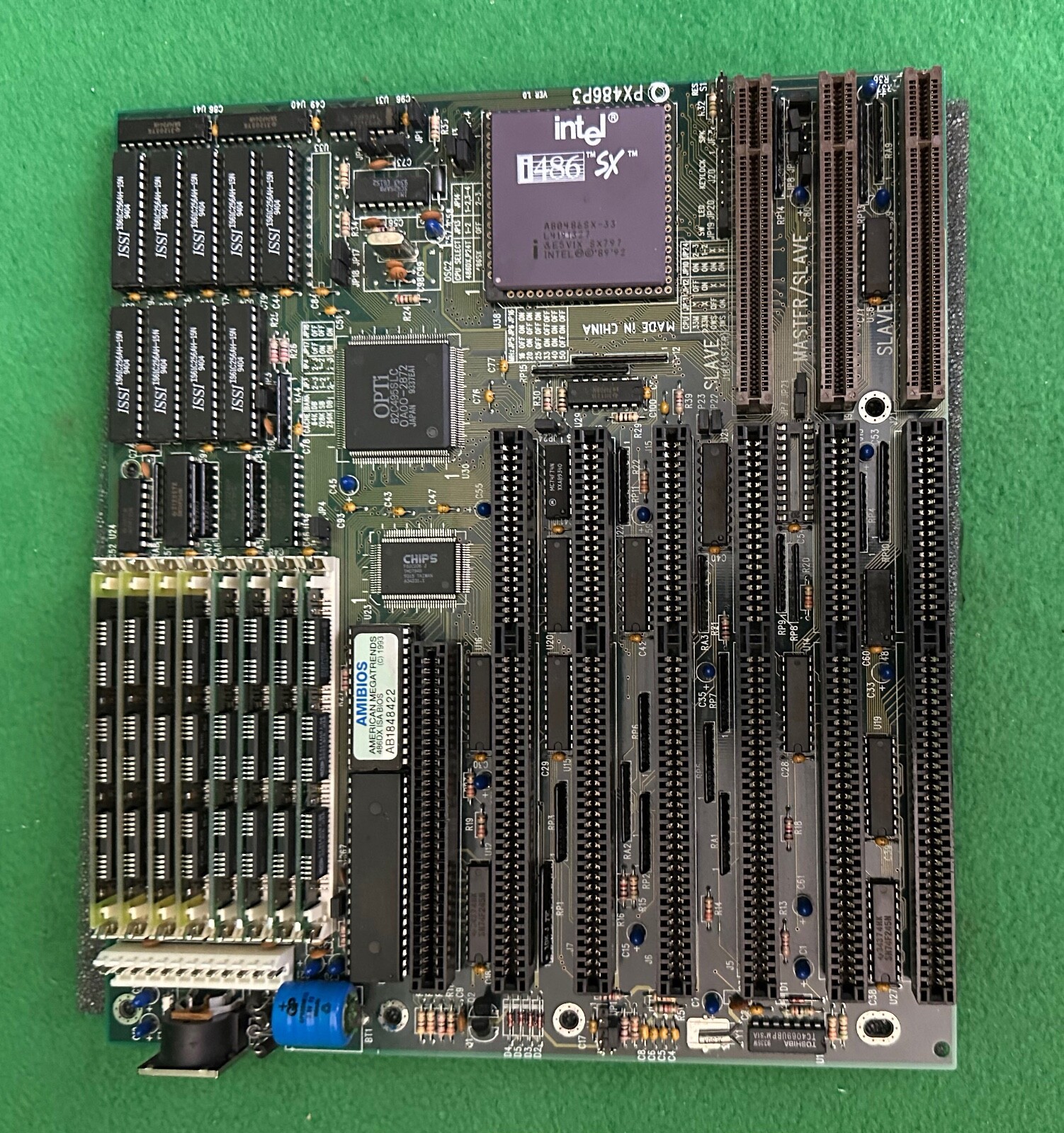 Vintage Intel 486SX-33 MHz Motherboard With RAM____PLEASE READ