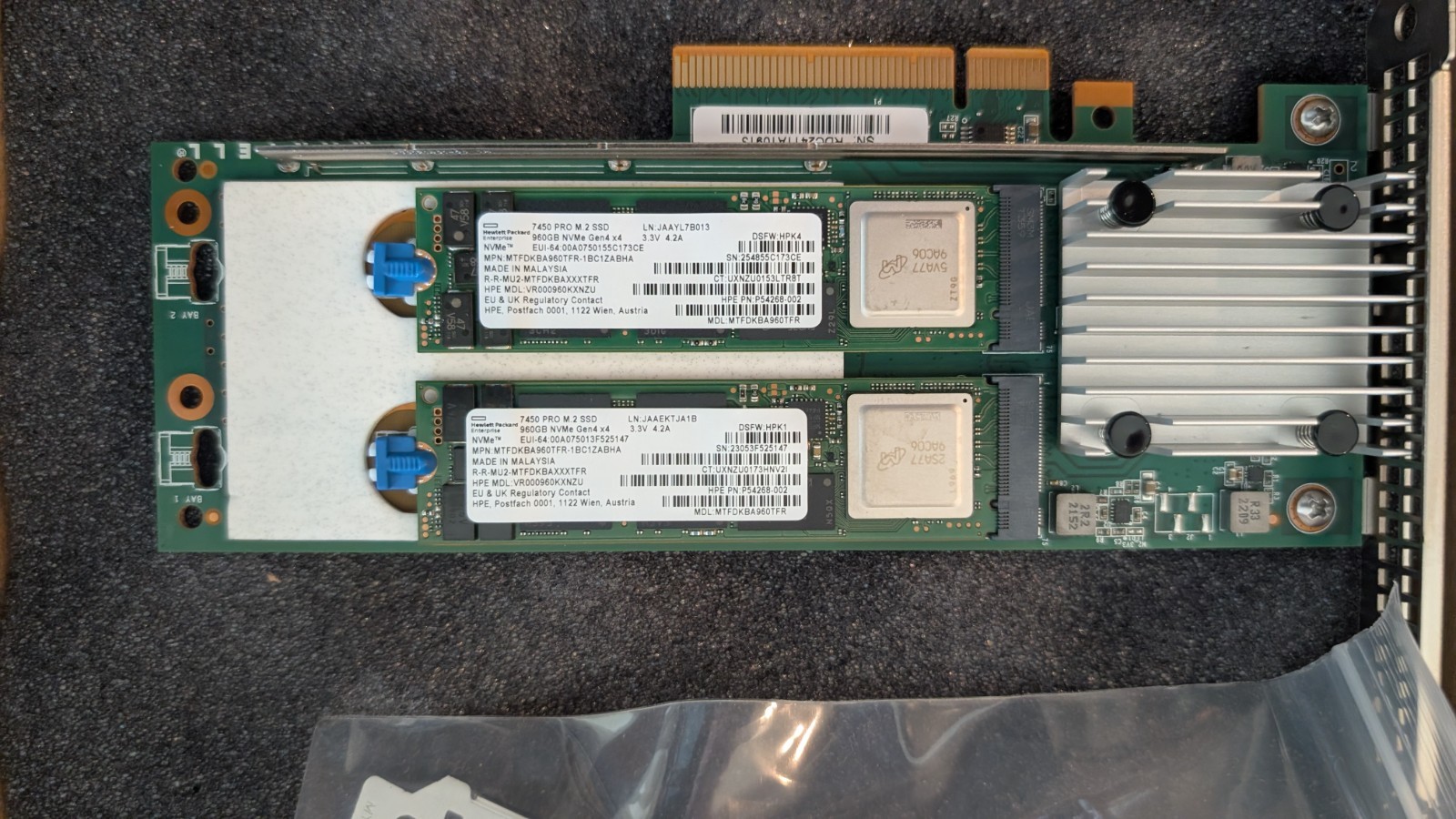 HPE P12965-B21 NS204i‑p x2 Lanes NVMe PCIe3 x8 Boot Device - w 2 x 480g drives