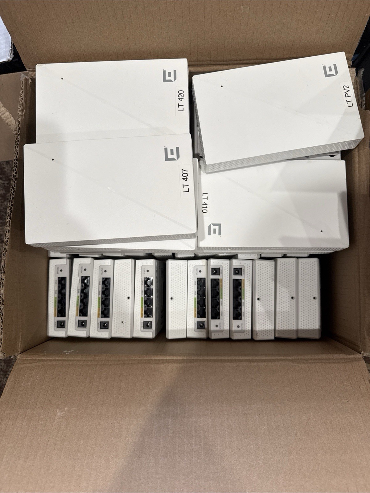 Extreme Networks ExtremeWireless AP302W Dual Band 802.11ax 1.60 Gbit/s Wireless