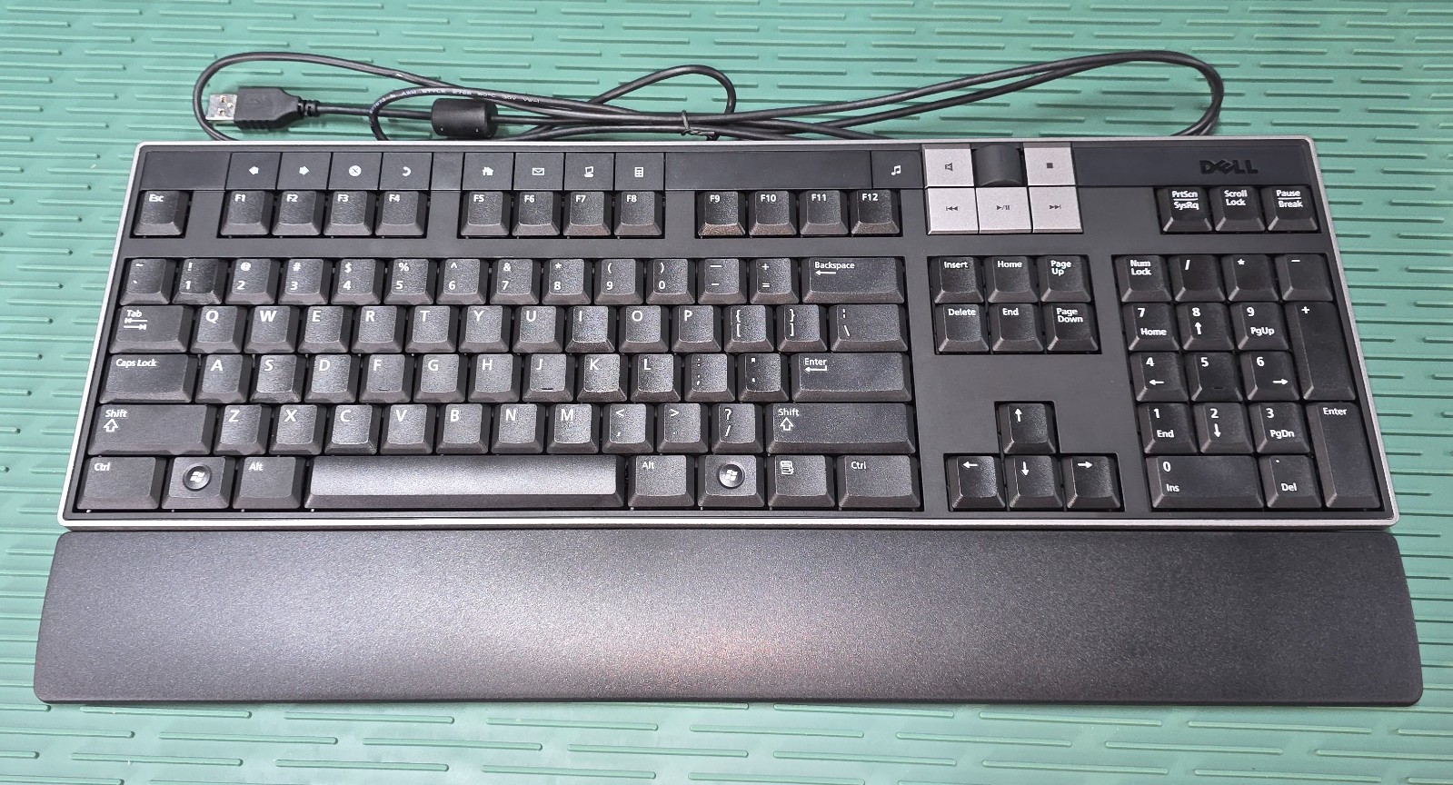 Dell Y-U0003-DEL5 USB Multimedia Keyboard W/ 2 USB Ports U473D 0U473D