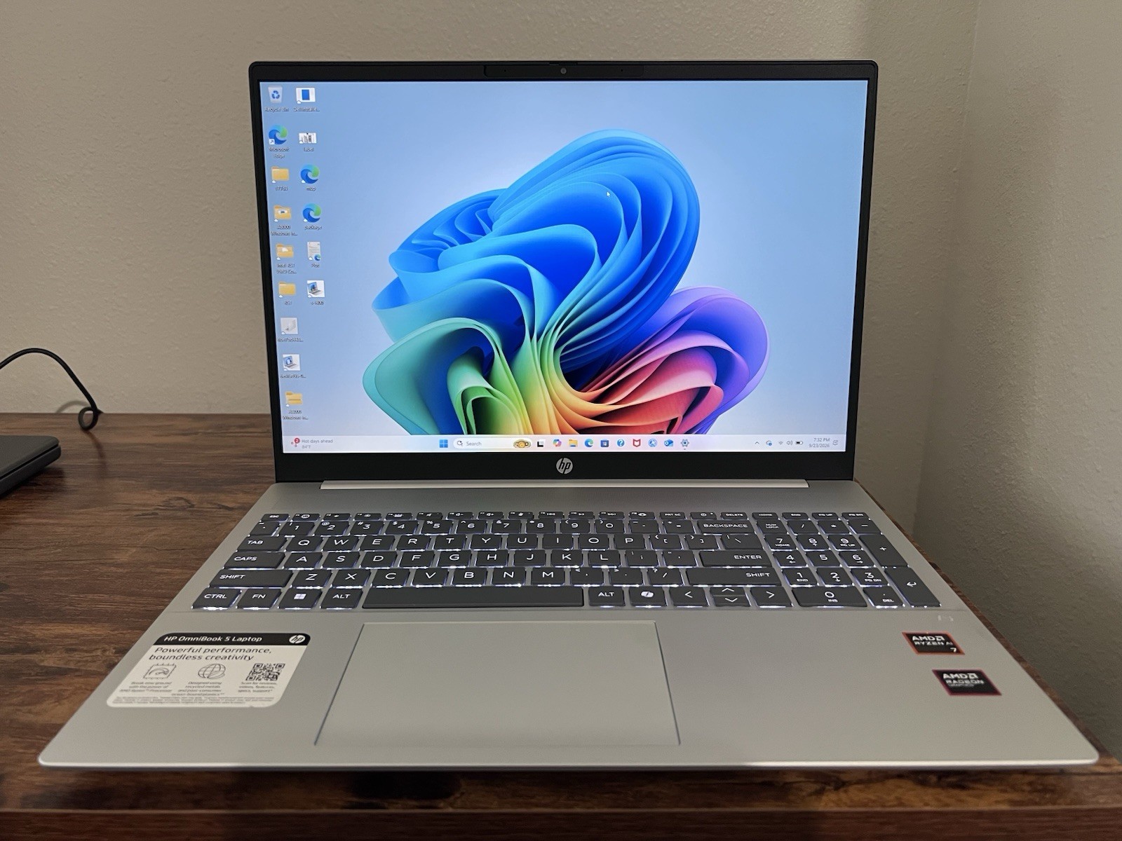 HP OmniBook 5 16" Laptop | Ryzen AI 7 350, 16GB, 512GB, WUXGA, 860M, WIN11