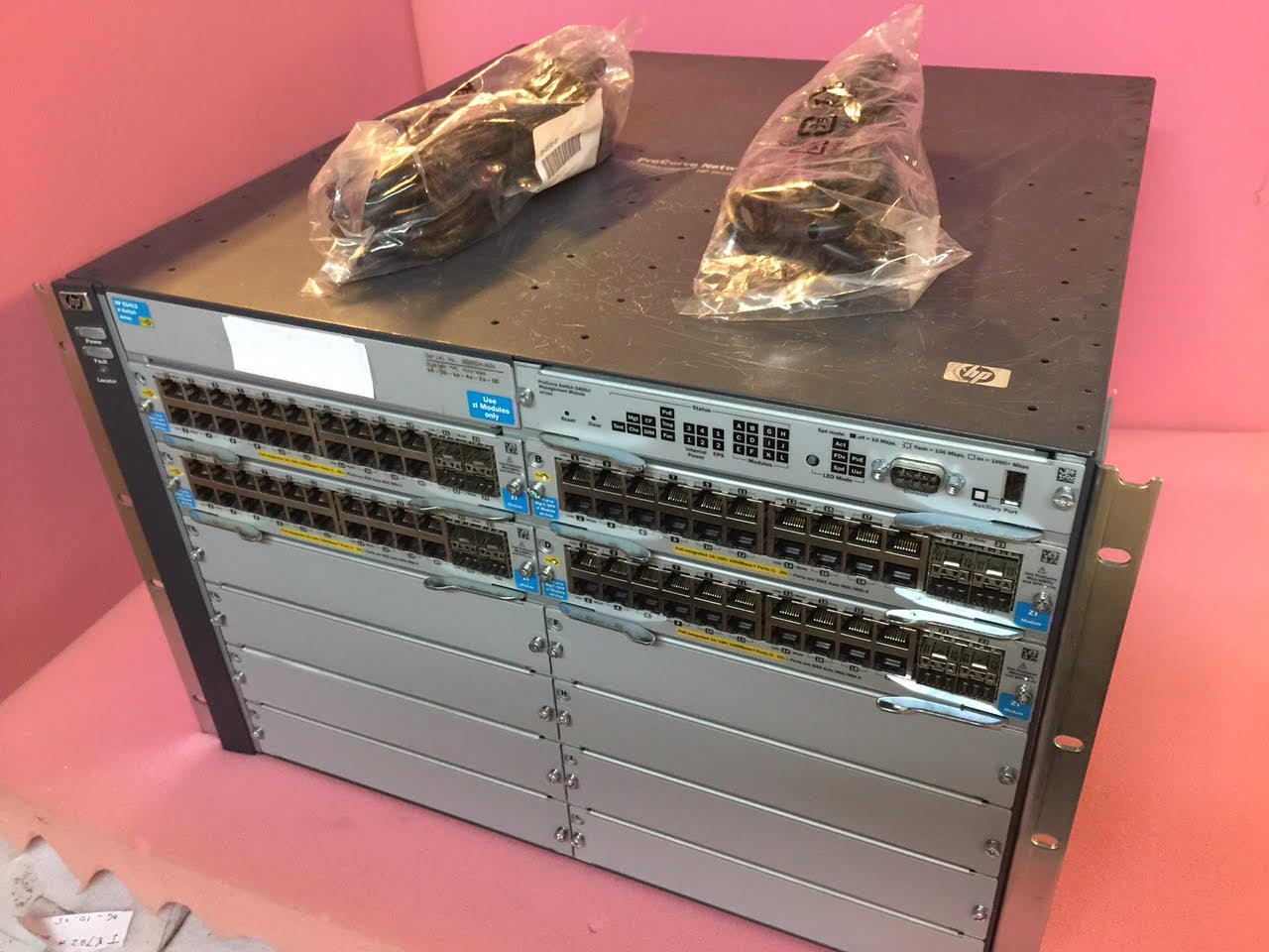 5412ZL J8698A 80G POE PORT AND 16 SFP PORTS 4 x J8705A 2 x J8712A w/rackear&cord