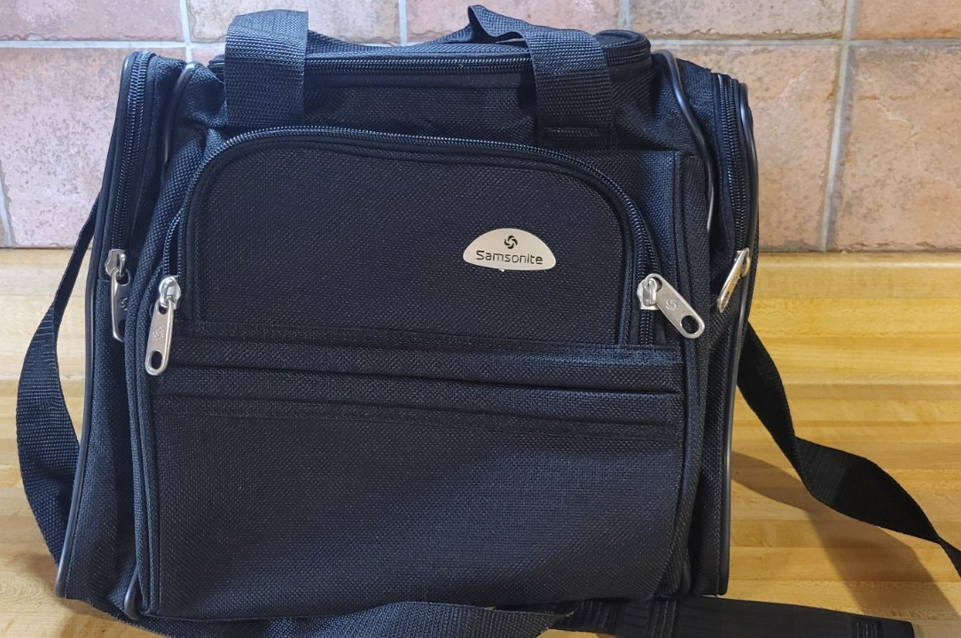 Samsonite Black Nylon Laptop Bag / Messenger Bag Large Shoulder Strap