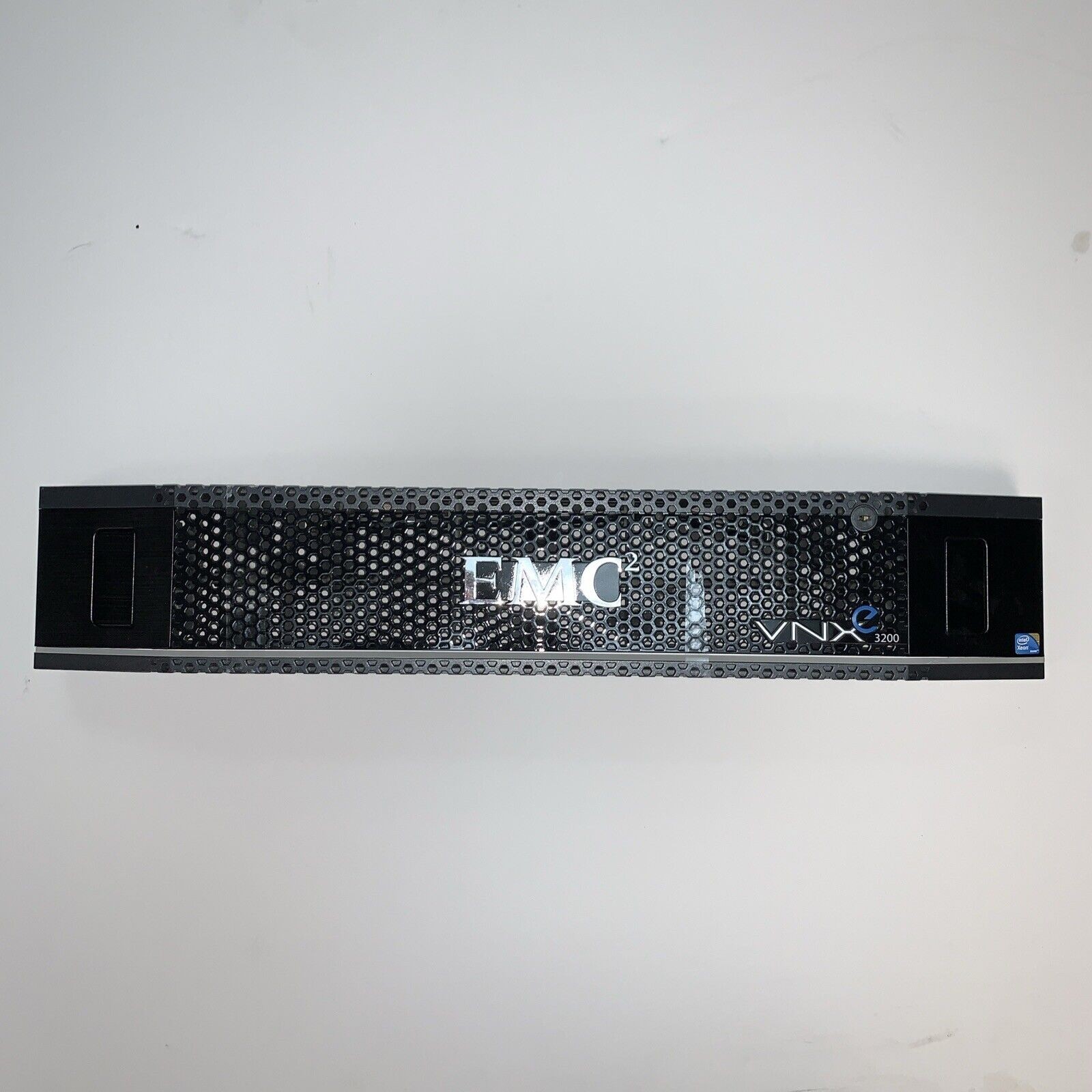 Front cover ~ EMC DRIVE ARRAY VNXE3200 BPE12