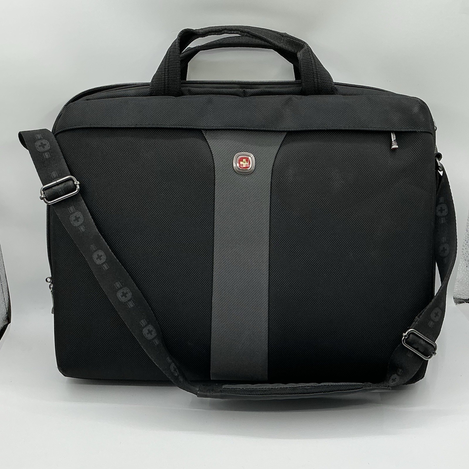 Wenger Swiss Army Laptop Computer Case Shoulder Bag Carry On Briefcase Black 17"
