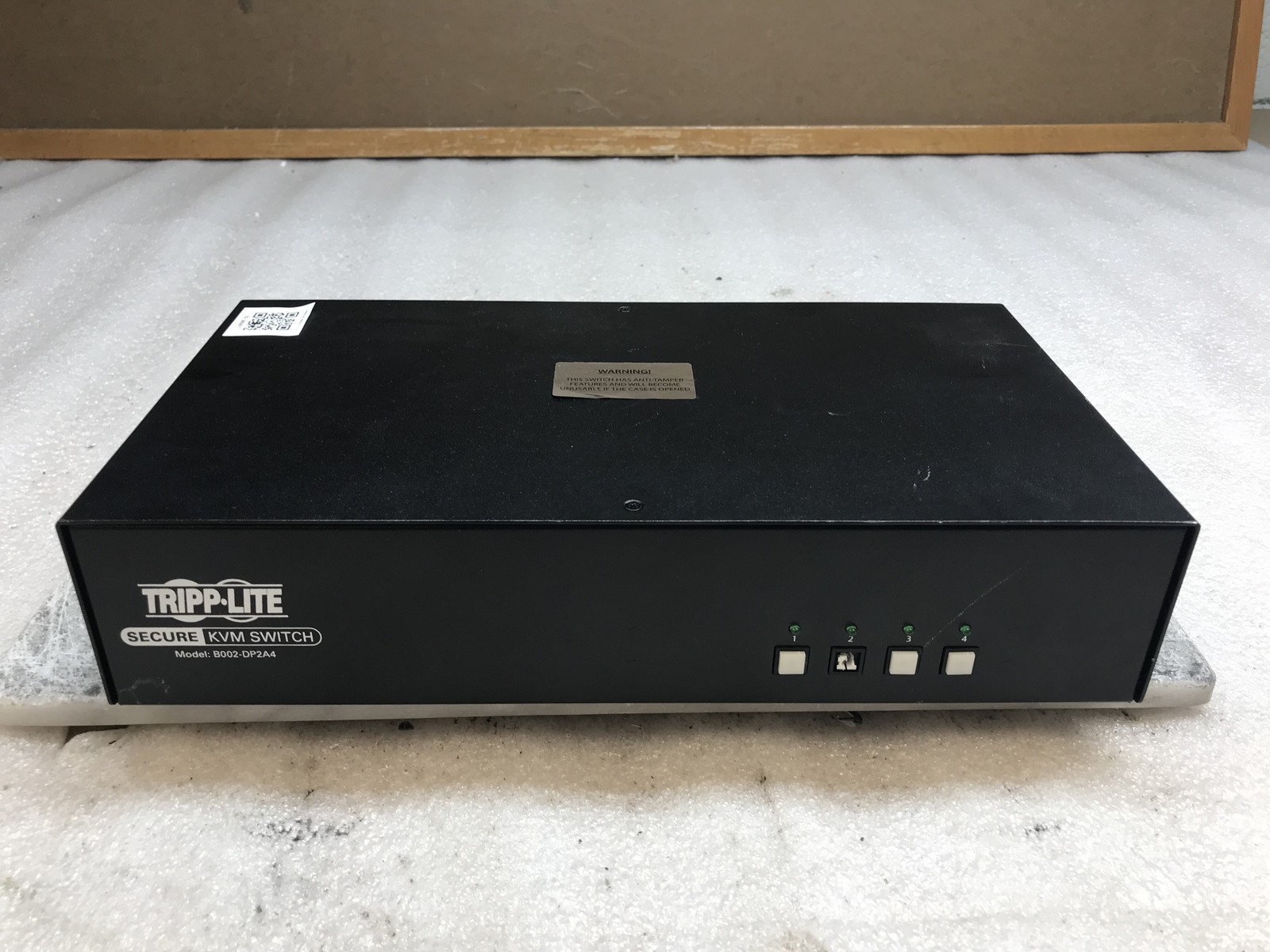 Tripp Lite B002-DP2A4 Secure KVM Switch 4-Port DisplayPort Dual Monitor Unit