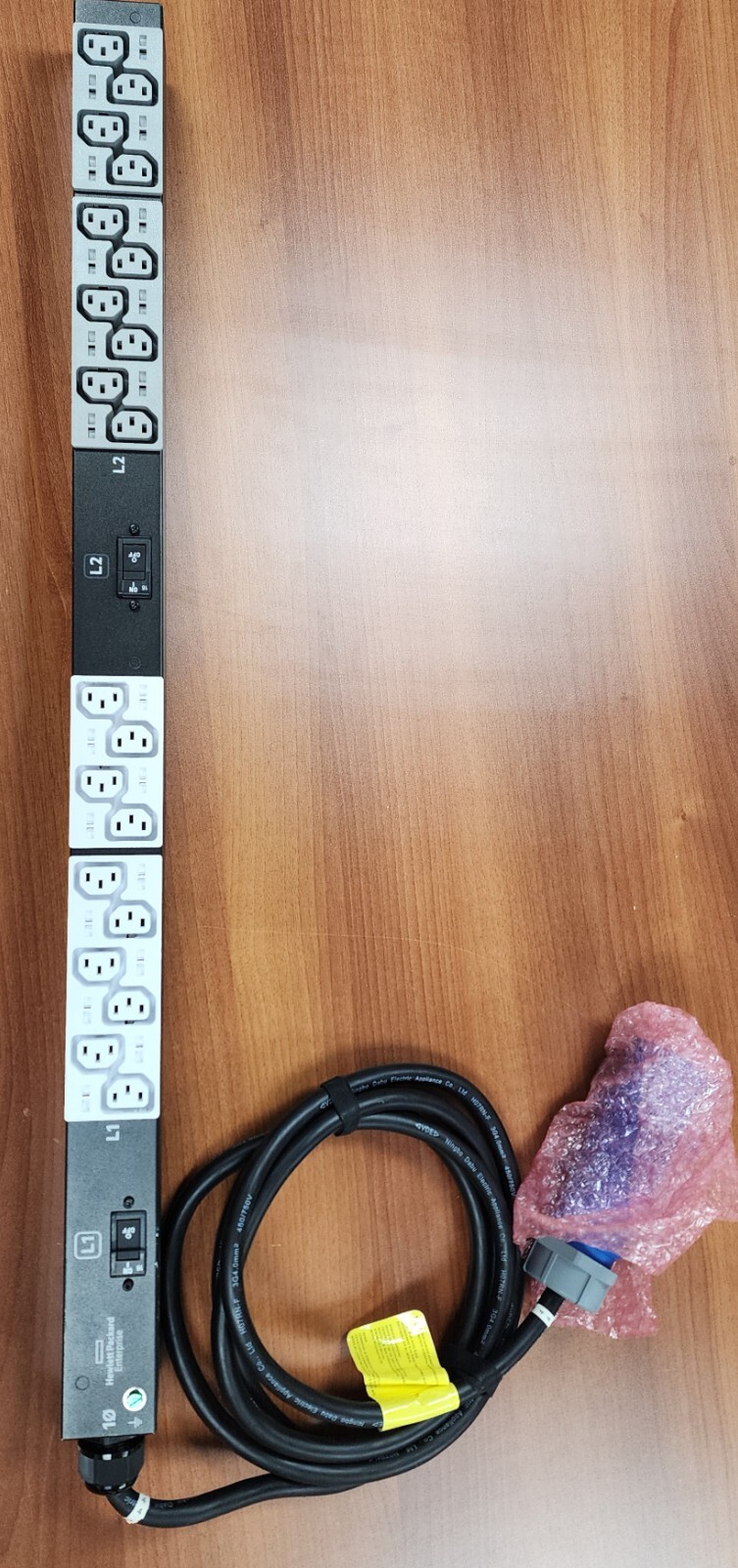 HPE Hewlett Packard Enterprise HPE G2 Basic 7.3kVA/(20) C12 INTL PDU P9Q45A