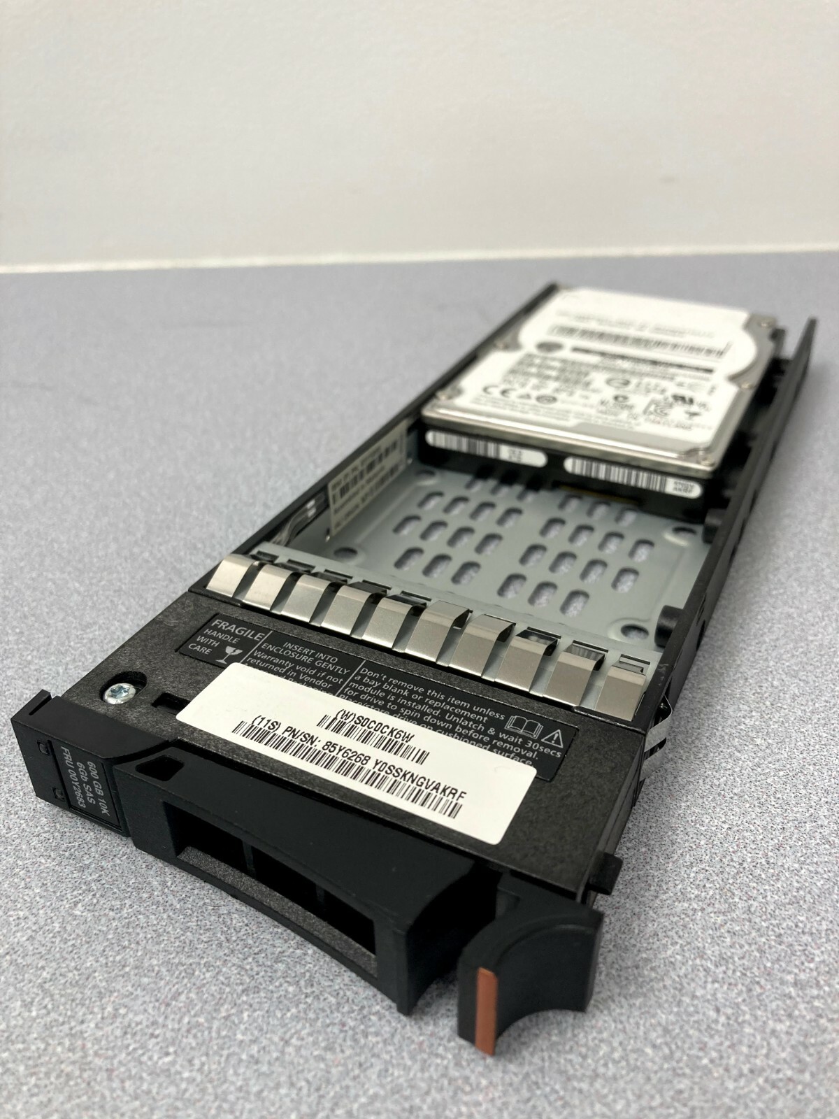 Hitachi 600GB 10K SAS 2.5" Hard Drive 0B26017 HUC109060CSS600 & IBM 85Y6268 Tray
