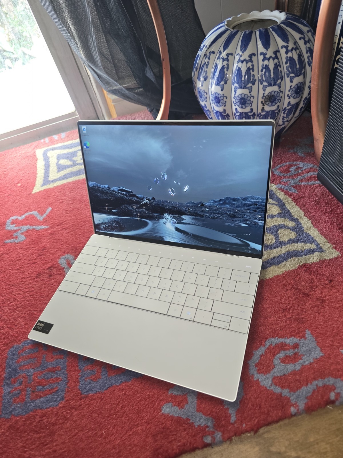 Dell XPS 13 9340 Silver /white  Ultra 7 155H 16GB RAM 512GB SSD Win11Pro W/CHGR 